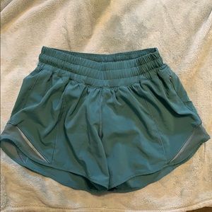 Lululemon Hotty Hot short